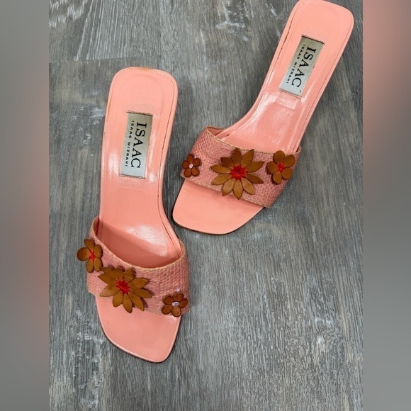 Isaac Mizrahi Shoes - Isaac Mizrahi Floral Appliqué Spring Wicker Weave Pink Peach Sandals Size 6